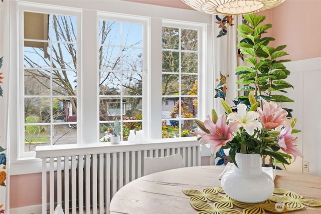 7027 Alonzo Avenue NW, Seattle, WA 98117