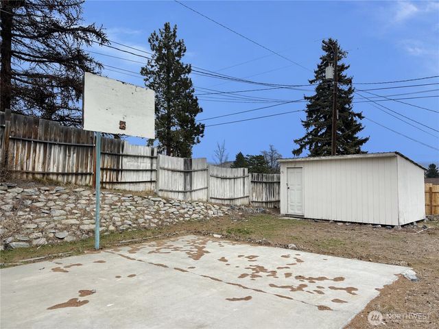 728 Sunrise Drive, Omak, WA 98841