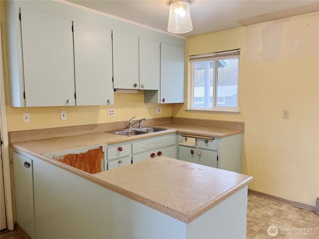 728 Sunrise Drive, Omak, WA 98841