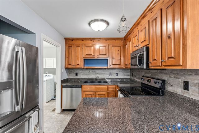 6338 OAK Dr, Providence Forge, VA 23141