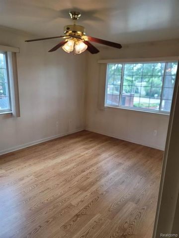 25307 Shiawassee Circle 202, Southfield, MI 48033