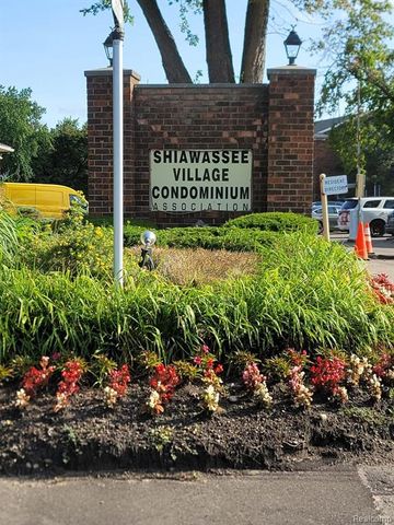25307 Shiawassee Circle 202, Southfield, MI 48033
