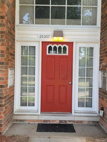 25307 Shiawassee Circle 202, Southfield, MI 48033
