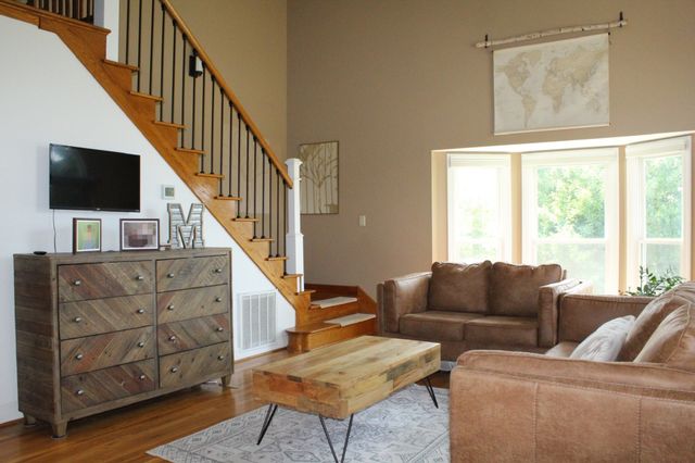 1782 Riverhaven Dr, Adams, TN 37010