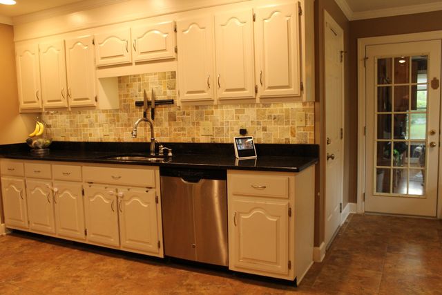 1782 Riverhaven Dr, Adams, TN 37010