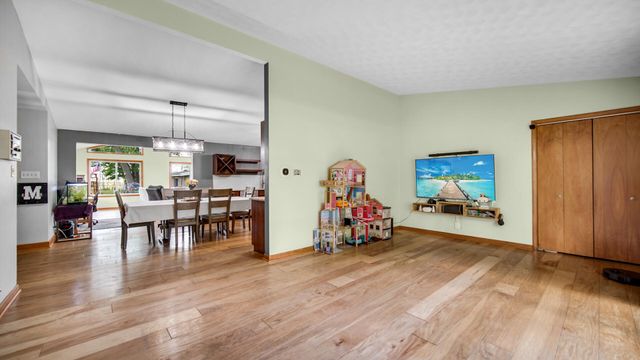 1252 Rigg Road, Valparaiso, IN 46383