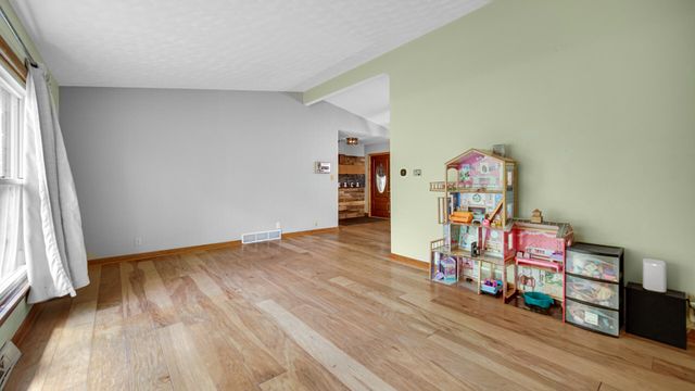 1252 Rigg Road, Valparaiso, IN 46383