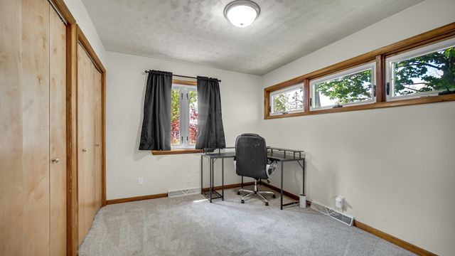 1252 Rigg Road, Valparaiso, IN 46383