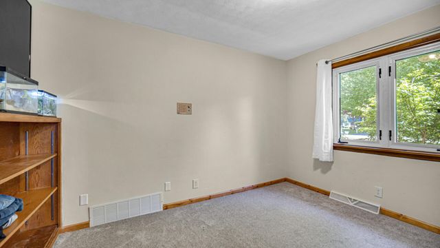 1252 Rigg Road, Valparaiso, IN 46383
