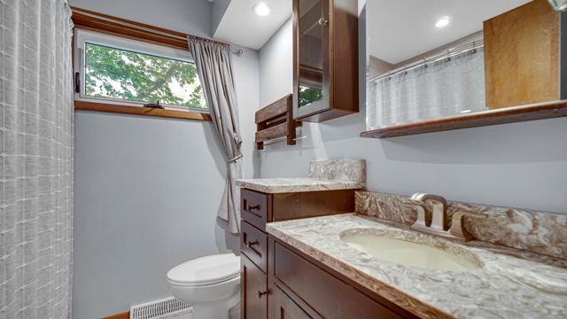 1252 Rigg Road, Valparaiso, IN 46383