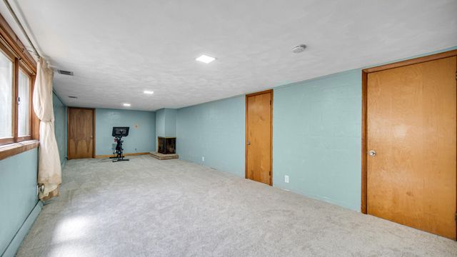 1252 Rigg Road, Valparaiso, IN 46383