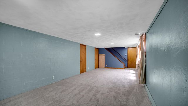 1252 Rigg Road, Valparaiso, IN 46383