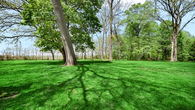 1252 Rigg Road, Valparaiso, IN 46383
