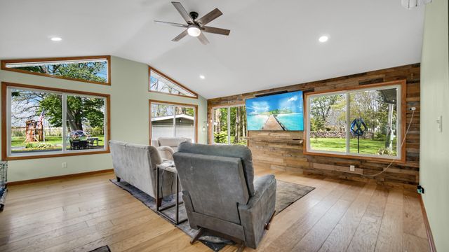 1252 Rigg Road, Valparaiso, IN 46383