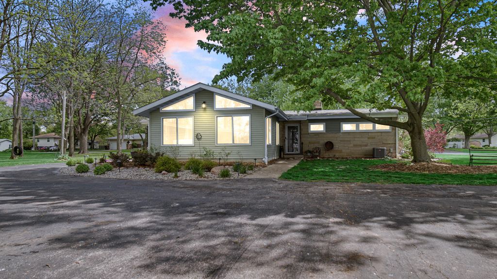 1252 Rigg Road, Valparaiso, IN 46383