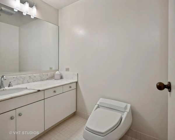 680 N Lake shore Drive 1512, Chicago, IL 60611