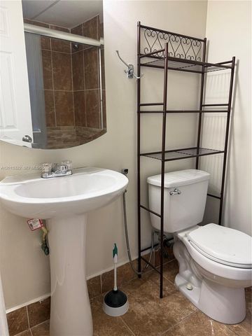 5490 W 21st Ct 308, Hialeah, FL 33016