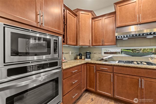 11739 Corliss Avenue N, Seattle, WA 98133