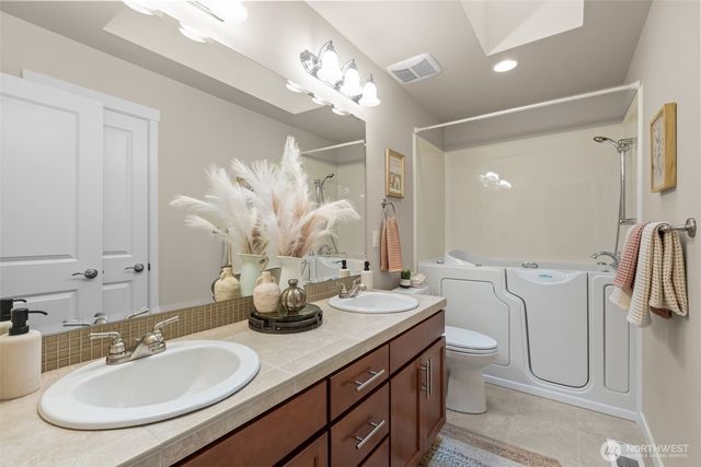 11739 Corliss Avenue N, Seattle, WA 98133