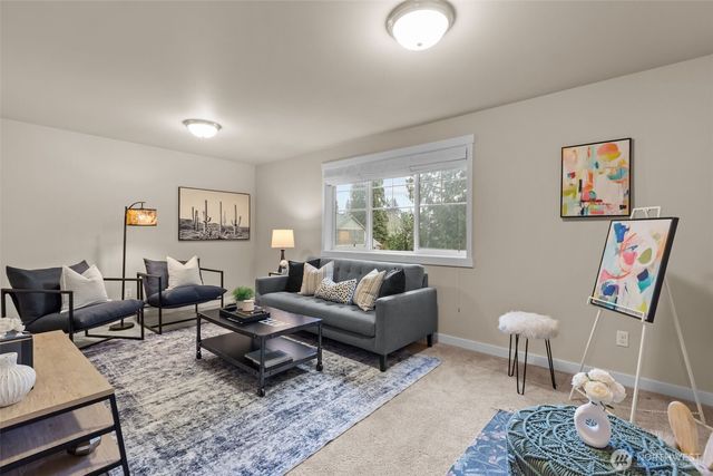 11739 Corliss Avenue N, Seattle, WA 98133