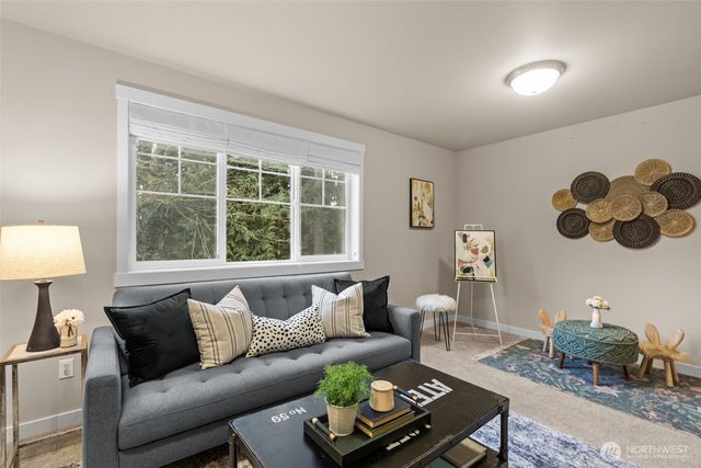 11739 Corliss Avenue N, Seattle, WA 98133