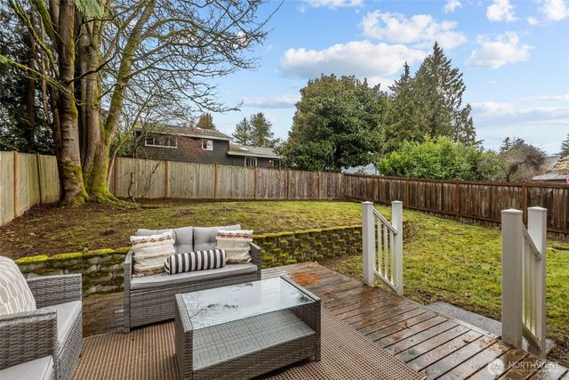 11739 Corliss Avenue N, Seattle, WA 98133