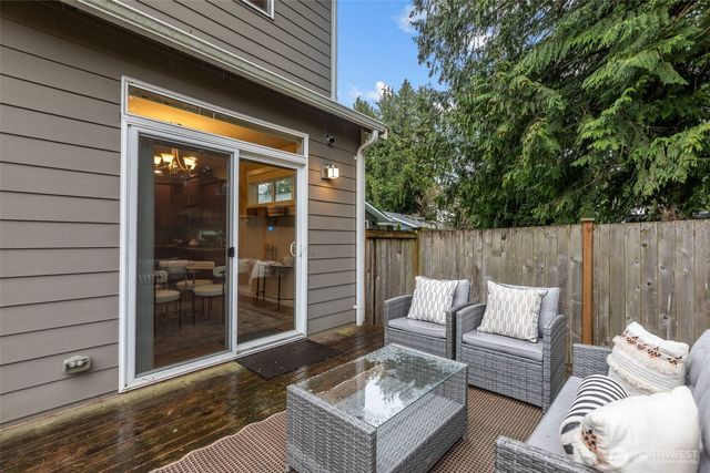 11739 Corliss Avenue N, Seattle, WA 98133