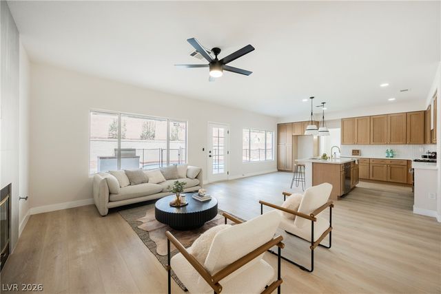 3329 Giliam Court, Las Vegas, NV 89129