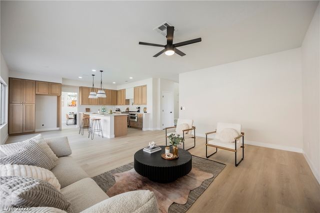 3329 Giliam Court, Las Vegas, NV 89129
