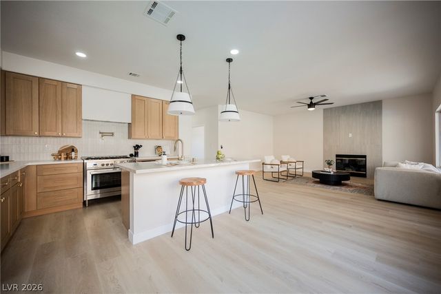 3329 Giliam Court, Las Vegas, NV 89129