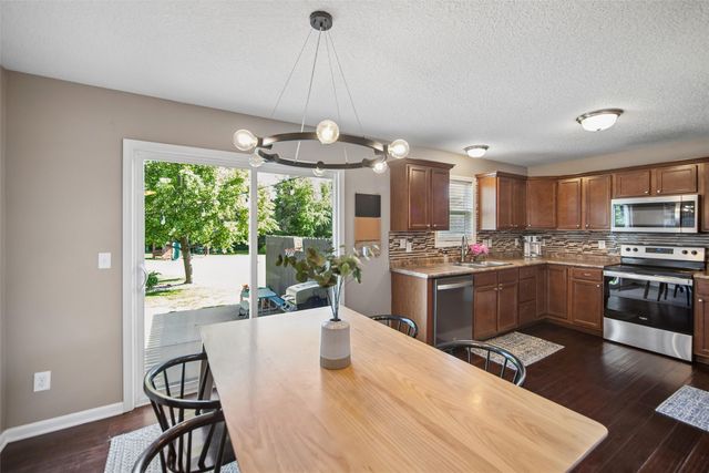 10313 Stonecrest Drive, Johnston, IA 50131