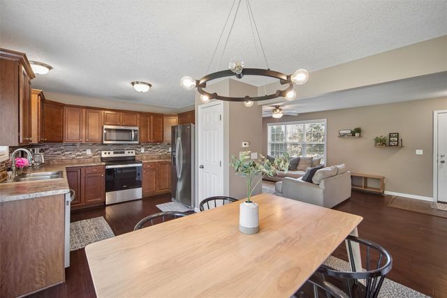 10313 Stonecrest Drive, Johnston, IA 50131