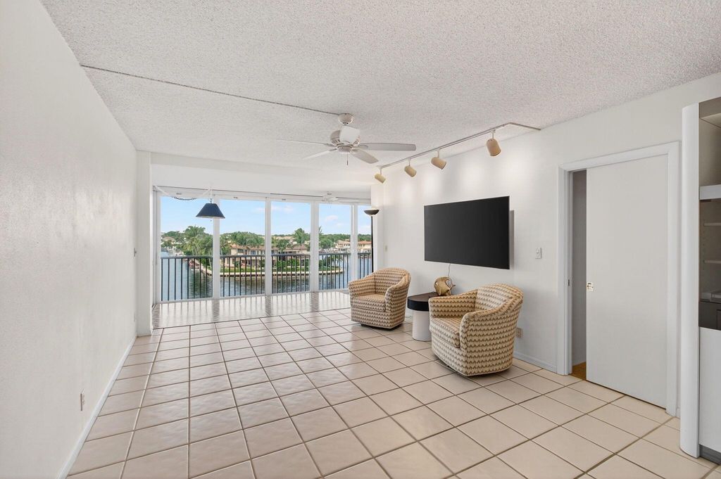 Image 11 of property listing at 3100 S Ocean Boulevard 5160, Highland Beach, FL 33487
