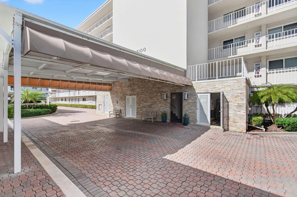 Image 5 of property listing at 3100 S Ocean Boulevard 5160, Highland Beach, FL 33487