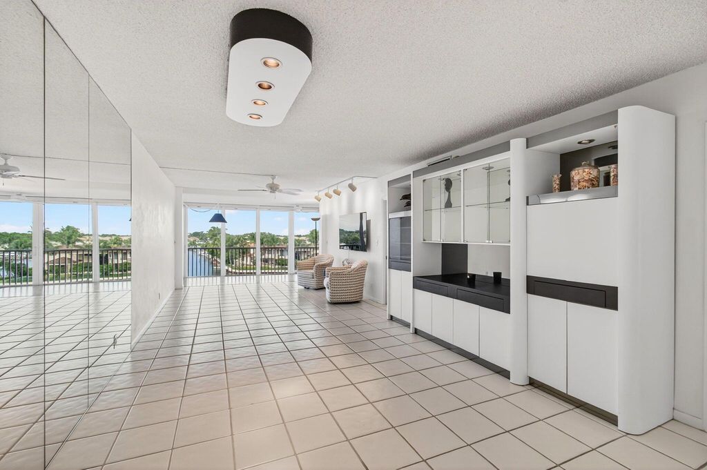 Image 9 of property listing at 3100 S Ocean Boulevard 5160, Highland Beach, FL 33487