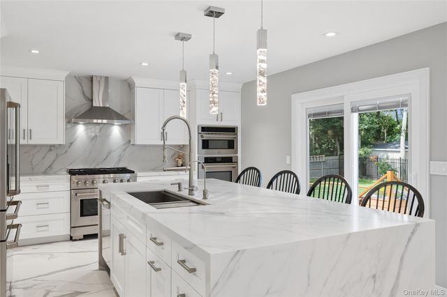 7 Sander Court, Middle Island, NY 11953