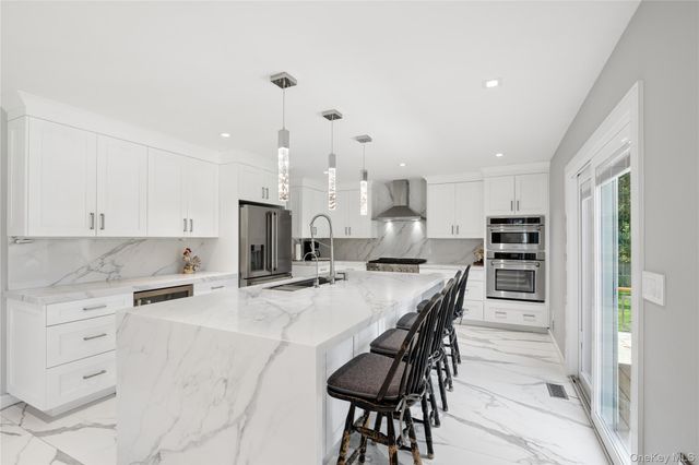7 Sander Court, Middle Island, NY 11953