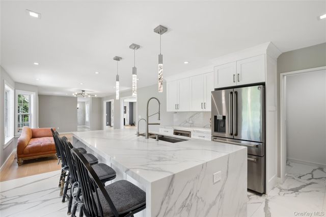 7 Sander Court, Middle Island, NY 11953