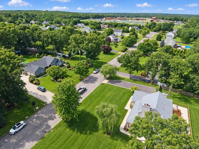 7 Sander Court, Middle Island, NY 11953