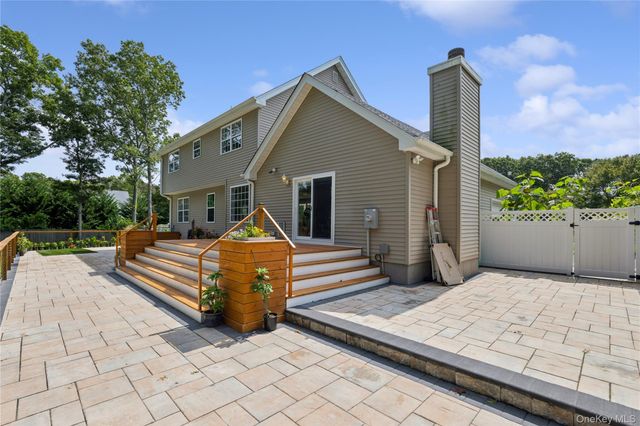 7 Sander Court, Middle Island, NY 11953