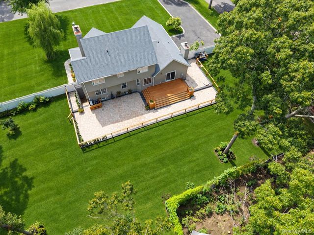 7 Sander Court, Middle Island, NY 11953