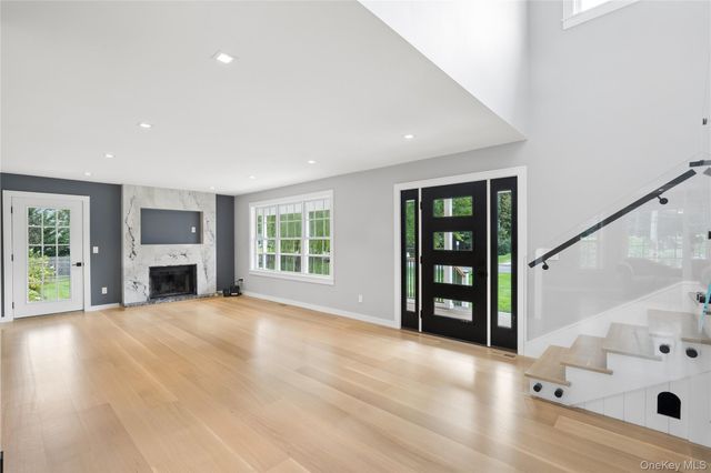7 Sander Court, Middle Island, NY 11953