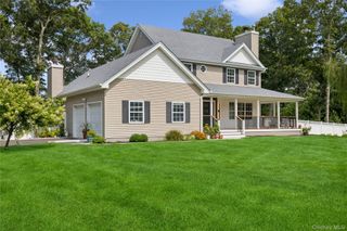 7 Sander Court, Middle Island, NY 11953