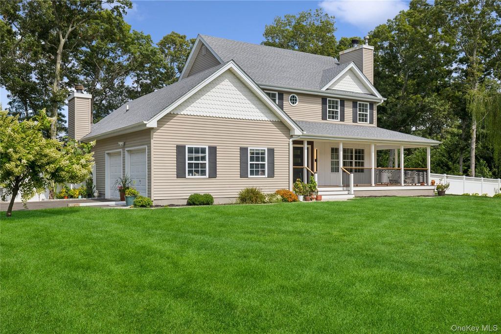 7 Sander Court, Middle Island, NY 11953