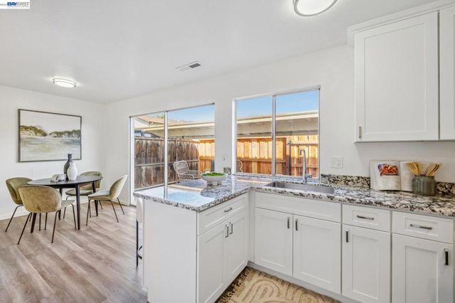34524 Somerset Ter, Fremont, CA 94555