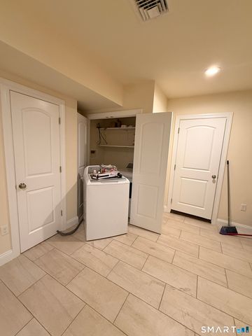90 LUDLOW Street 2, Stamford, CT 06902