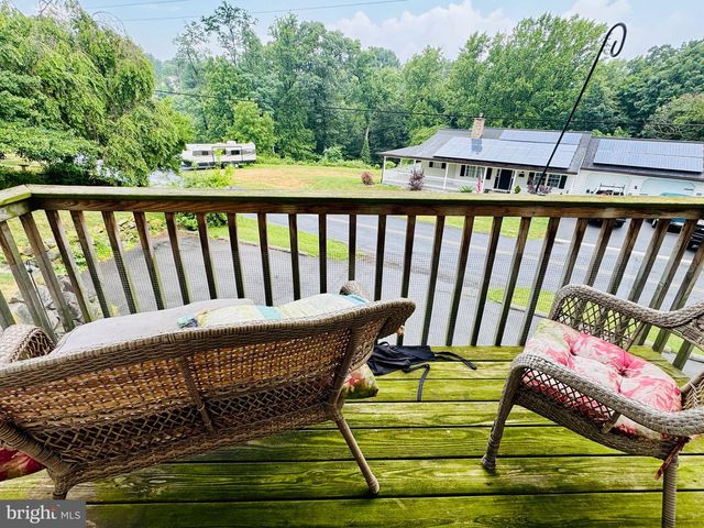 25 W MADISON ST, Mohnton, PA 19540