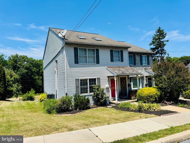 25 W MADISON ST, Mohnton, PA 19540