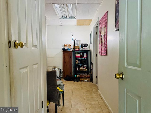 25 W MADISON ST, Mohnton, PA 19540
