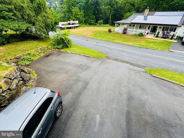 25 W MADISON ST, Mohnton, PA 19540